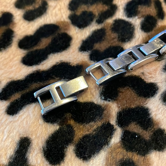 FOSSIL F2 Women’s Watch Analog Quartz Battery Stainless Steel Blue Link Band ⌚️ - Picture 16 of 17